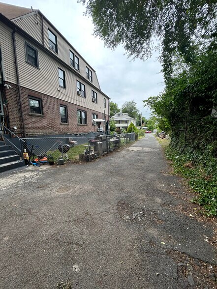 More Photos Of 84 Winthrop Ave, New Rochelle Apartments For Sale