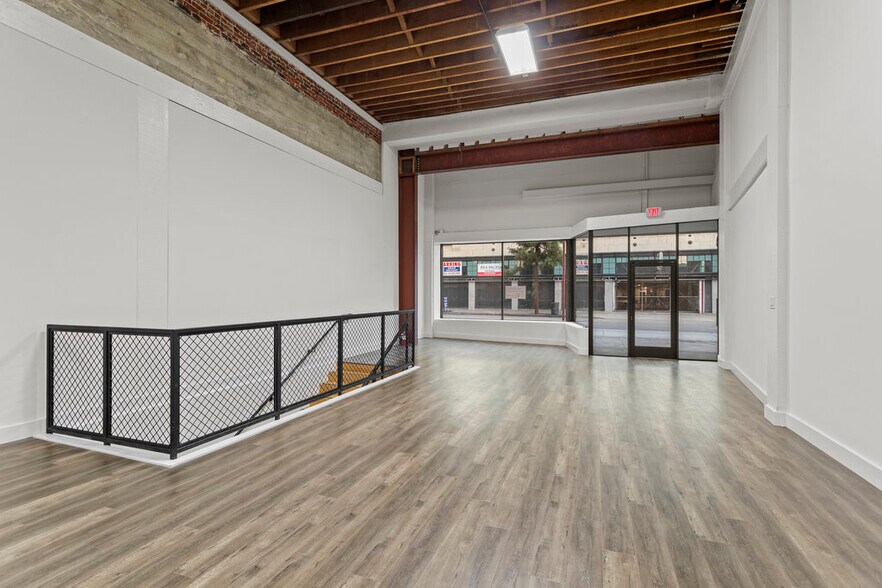 More Photos Of 901-907 S Hill St, Los Angeles Storefront For Lease