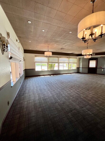 More Photos Of 14572 Big Basin Way, Saratoga Storefront For Lease