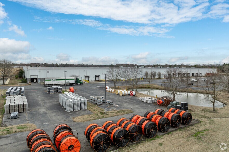 More Photos Of 221 Progress Pky, Franklin Warehouse For Lease