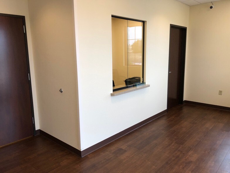More Photos Of 1701 Walter Holiday Dr, Cleburne Medical For Lease