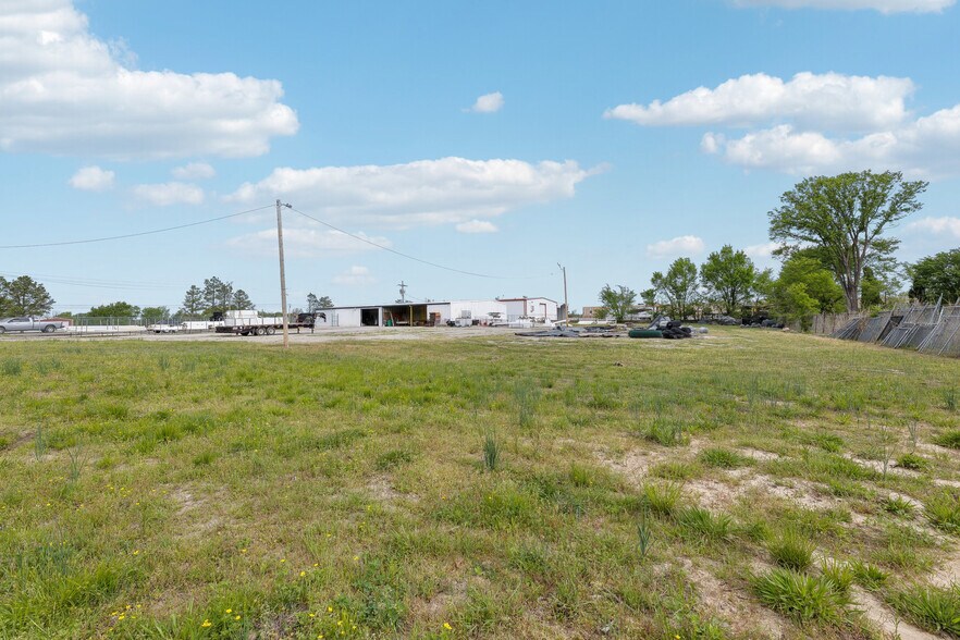 More Photos Of 4151 N Wood Dr, Okmulgee Service For Sale