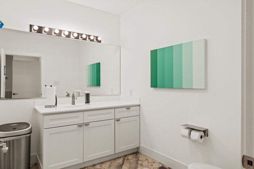 More Photos Of 410 Dinah Shore Blvd, Winchester Office Residential For Sale