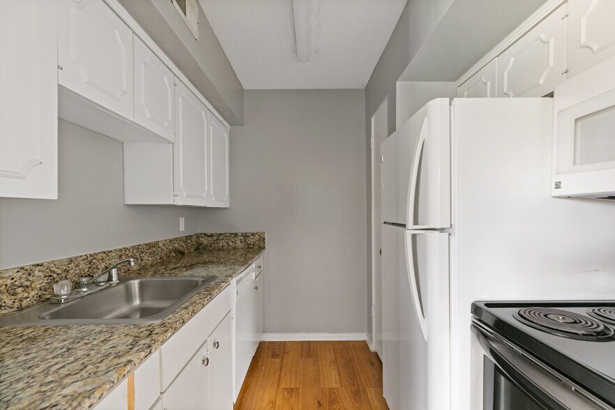 More Photos Of 3015 Greenridge Dr, Houston Apartments For Sale