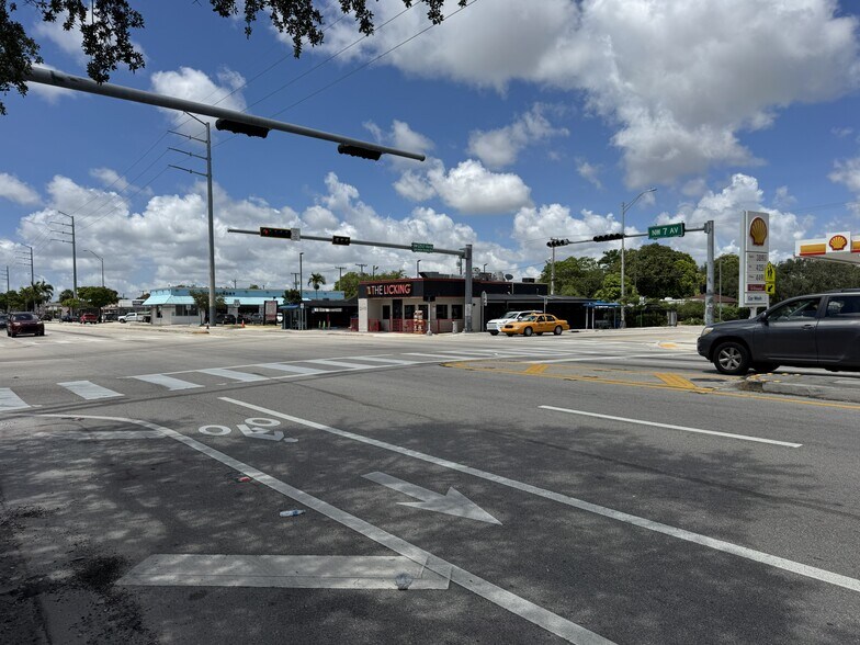 More Photos Of 12501-12505 NW 7th Ave, North Miami Office For Lease