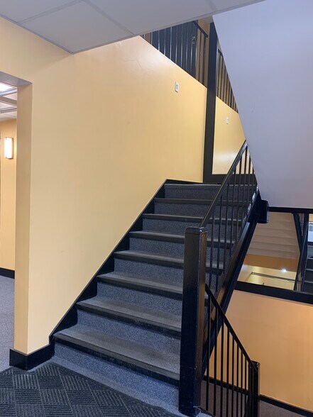 More Photos Of 350 Northern Blvd, Great Neck Office For Lease