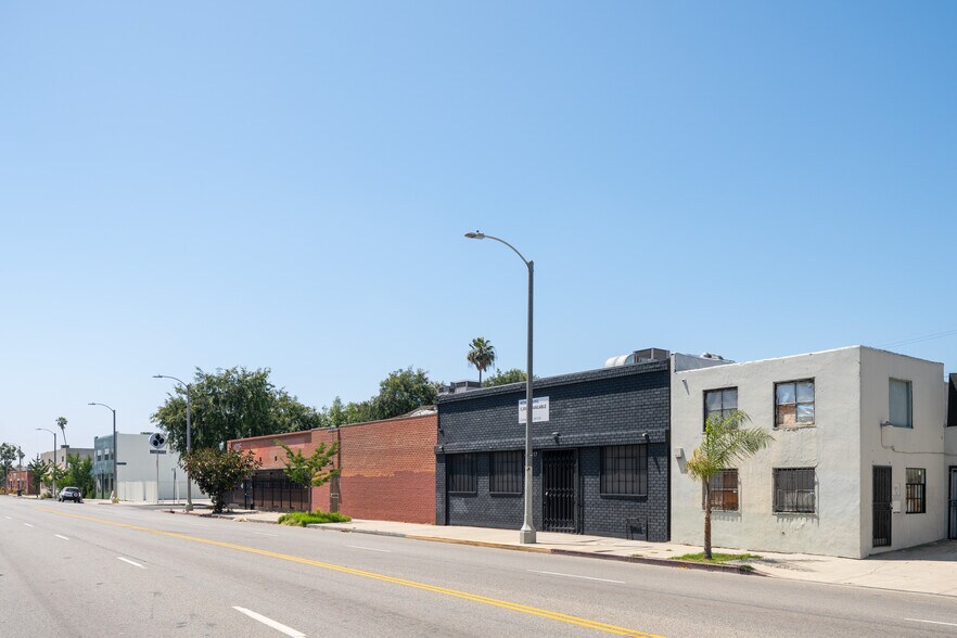 More Photos Of 4117 W Jefferson Blvd, Los Angeles Office For Lease