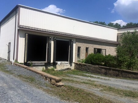 More Photos Of 2 Brenneman Cir, Mechanicsburg Warehouse For Lease