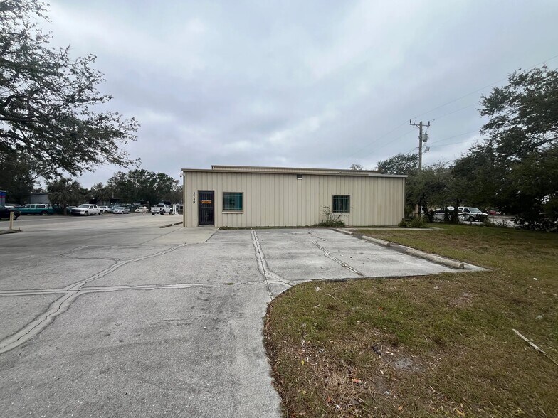 More Photos Of 1734 5th St, Bradenton Warehouse For Lease