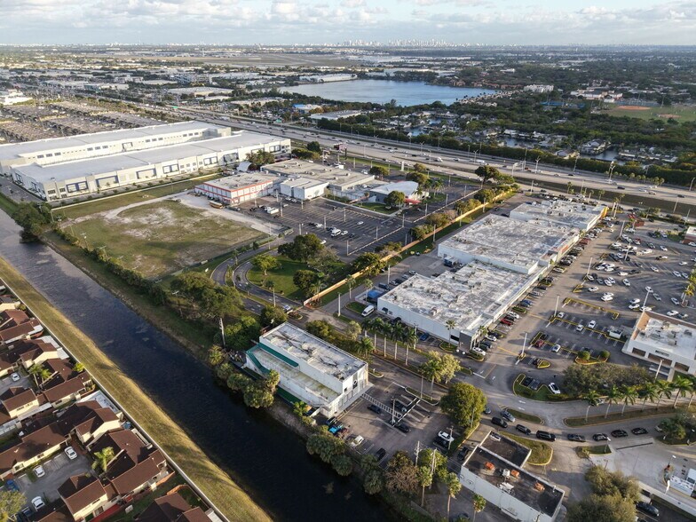 More Photos Of 6545 NW 169th St, Hialeah Medical For Sale