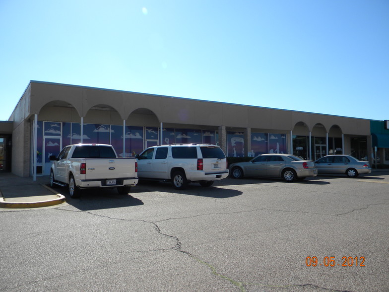 Primary Photo Of 1412-1420 N Valley Mills Dr, Waco Unknown For Lease