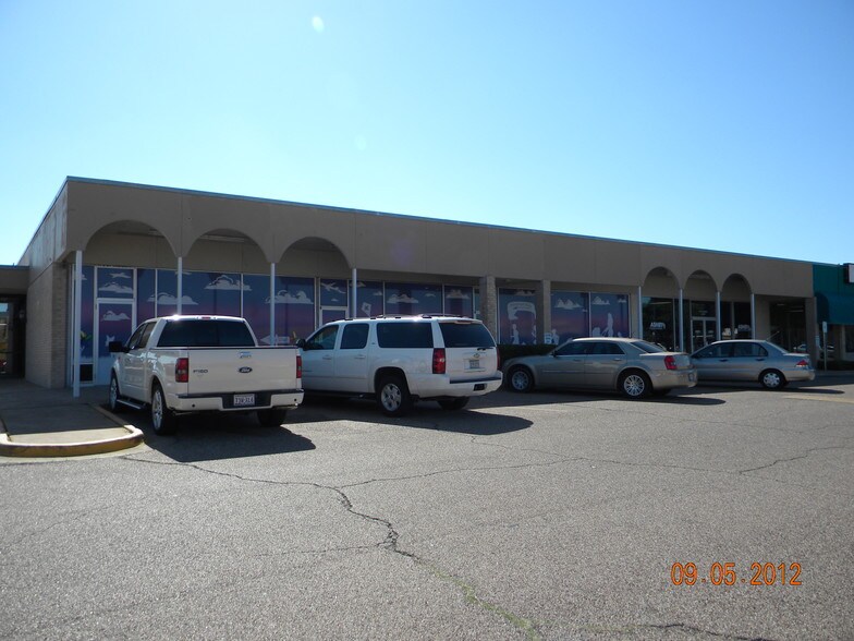 More Photos Of 1412-1420 N Valley Mills Dr, Waco Unknown For Lease