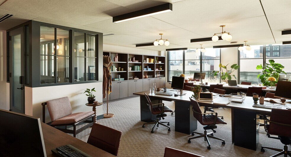 More Photos Of 200 N Green St, Chicago Hotel For Lease