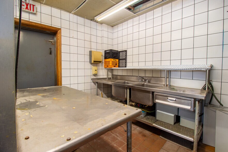 More Photos Of 4061 Richard Gordon Hatcher Blvd, Gary Flex For Sale