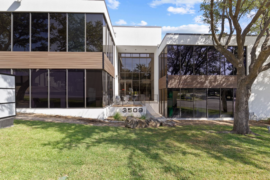 Primary Photo Of 3509 Hulen St, Fort Worth Office For Lease