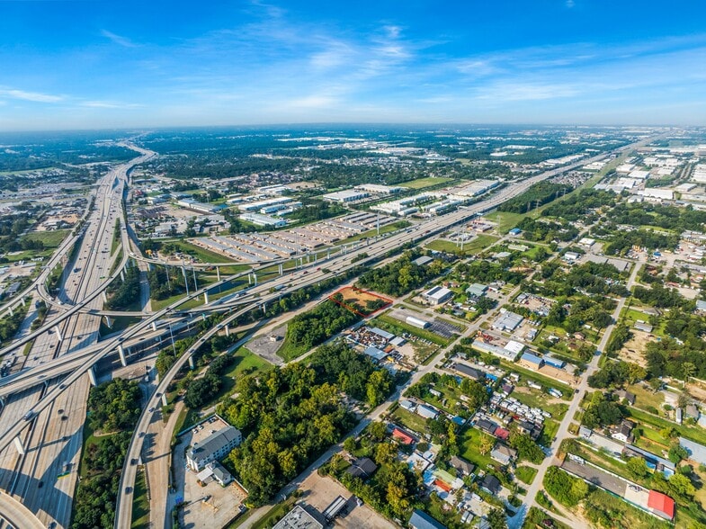 More Photos Of 5939 Albert Dr, Humble Light Distribution For Sale