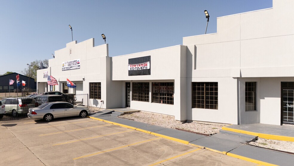 More Photos Of 1710 Highway 6, Houston Storefront For Lease