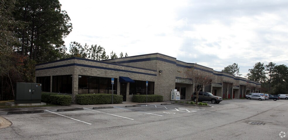 More Photos Of 6970 Business Park Blvd, Jacksonville Warehouse For Lease