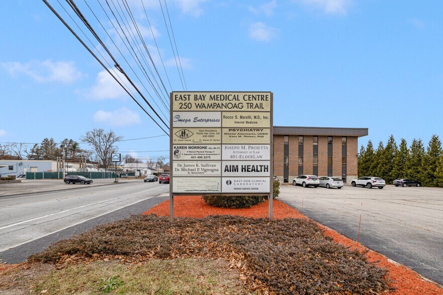 More Photos Of 250 Wampanoag Trl, Riverside Medical For Sale