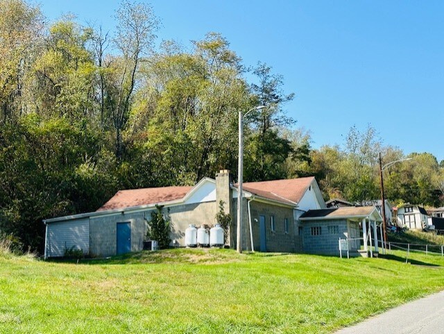 More Photos Of 25 Colony Rd, Burgettstown Specialty For Sale