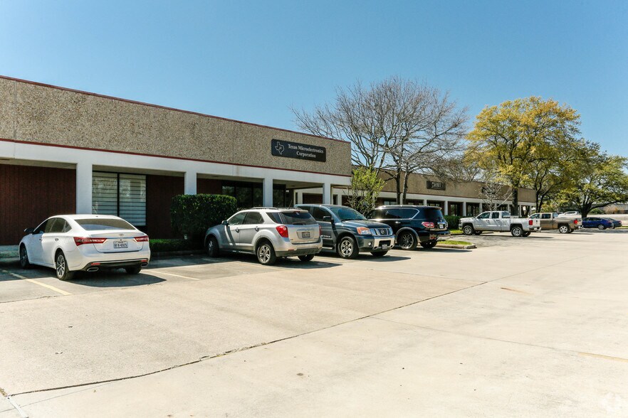 More Photos Of 1700-1750 W Sam Houston Pky N, Houston Unknown For Lease