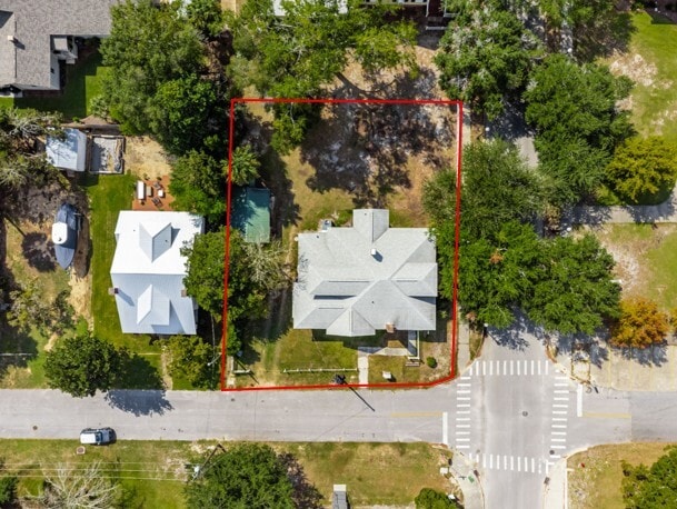 More Photos Of 6849 Oak St, Milton Freestanding For Lease