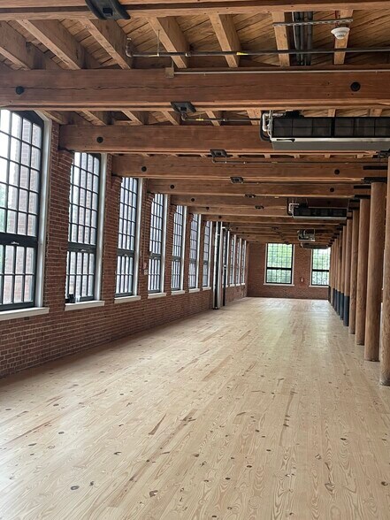 More Photos Of 222 Lake Ave, Yonkers Manufacturing For Lease