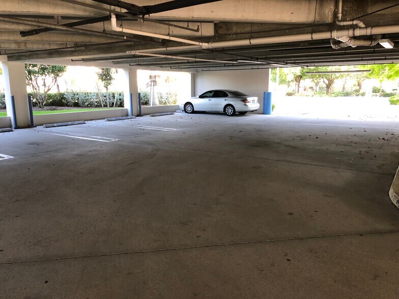 More Photos Of 2505 Metrocentre Blvd, West Palm Beach Medical For Lease