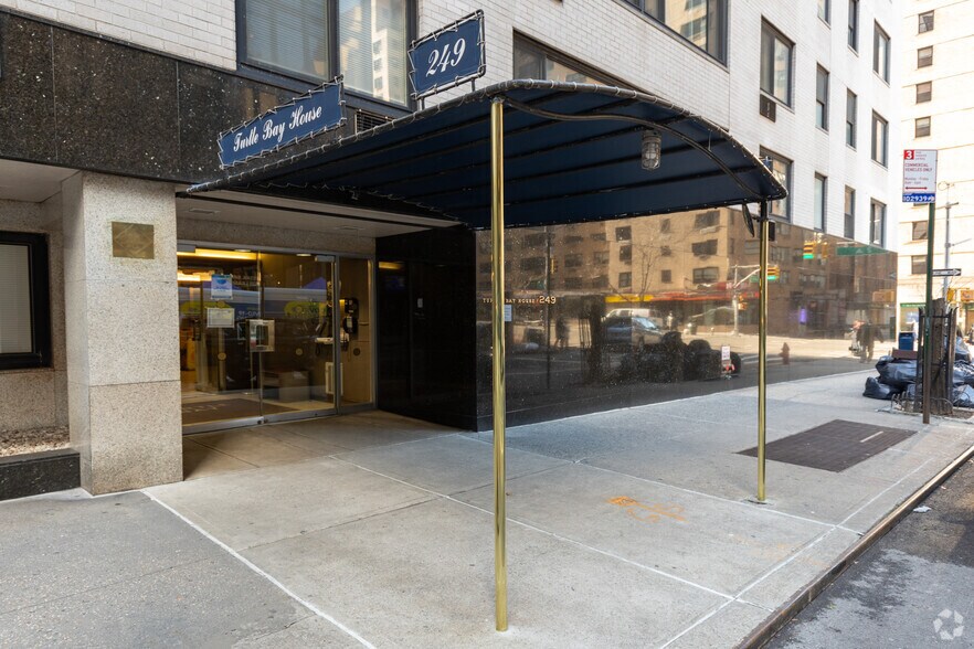 More Photos Of 249 E 48th St, New York Apartments For Sale