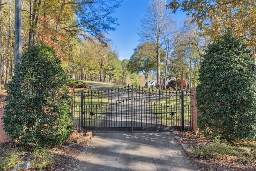 More Photos Of 2079 Highway 85, Senoia Specialty For Sale