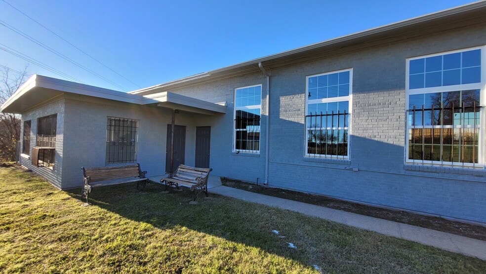 More Photos Of 2945 Sunnyvale St, Dallas Religious Facility For Sale
