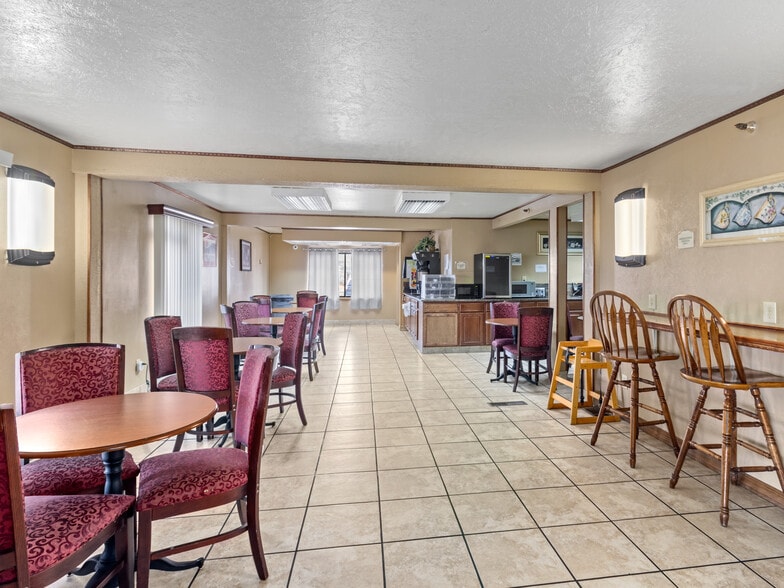 More Photos Of 4333 E Mulberry St, Fort Collins Hotel For Sale