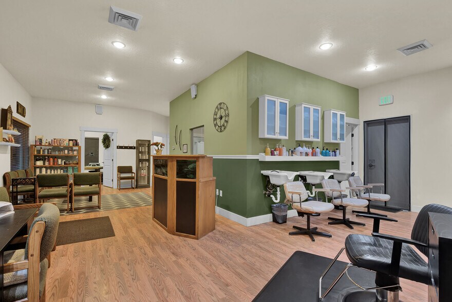 More Photos Of 4029 W State St, Boise Office For Sale