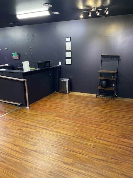 More Photos Of 1345 Triad Center Dr, Saint Peters Storefront Retail Office For Lease