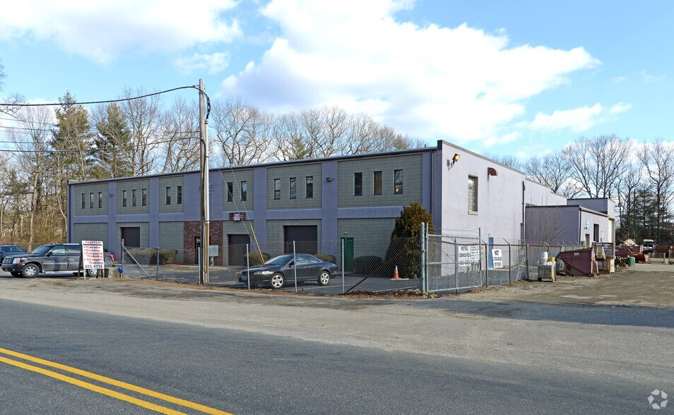 More Photos Of 220 Old Baptist Rd, North Kingstown Warehouse For Lease