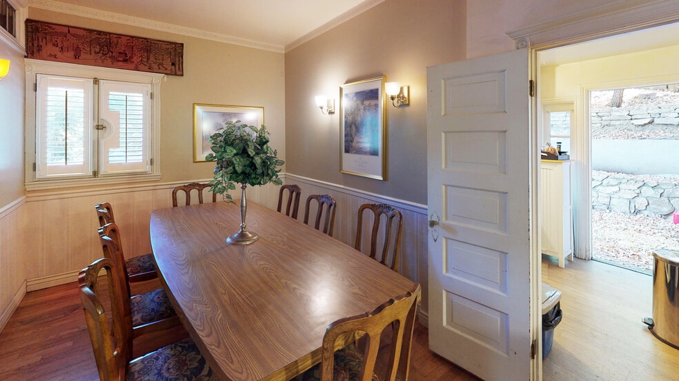 More Photos Of 815 Arrowhead Villa Dr, Crest Hotel For Sale