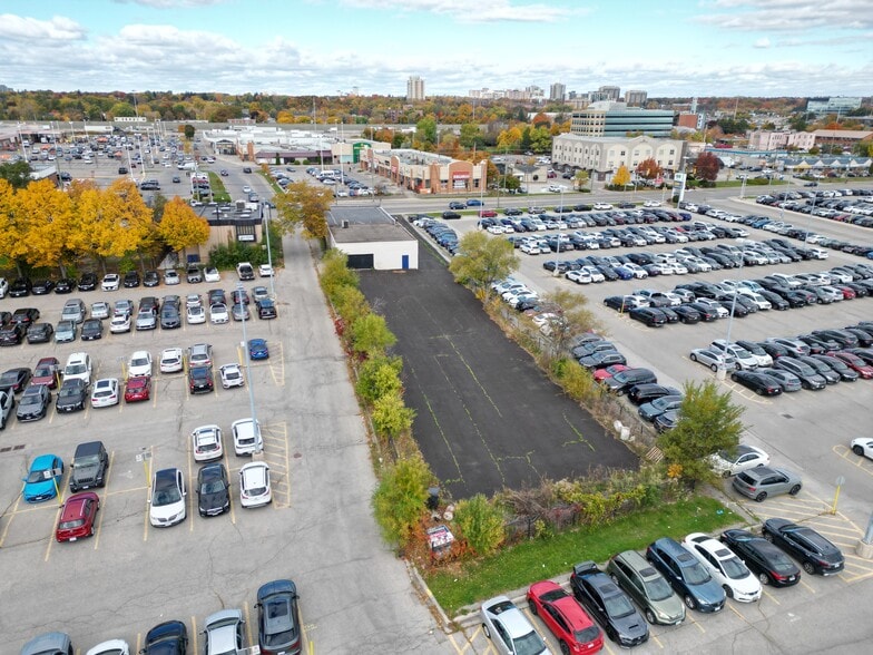 More Photos Of 142 Cross Ave, Oakville Auto Repair For Sale