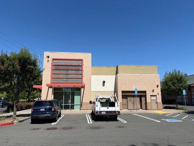More Photos Of 150 Steele Ln, Santa Rosa Freestanding For Lease
