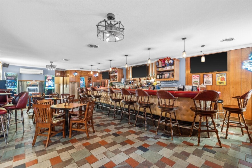 More Photos Of N8240 County Hwy E, Watertown Bar For Sale