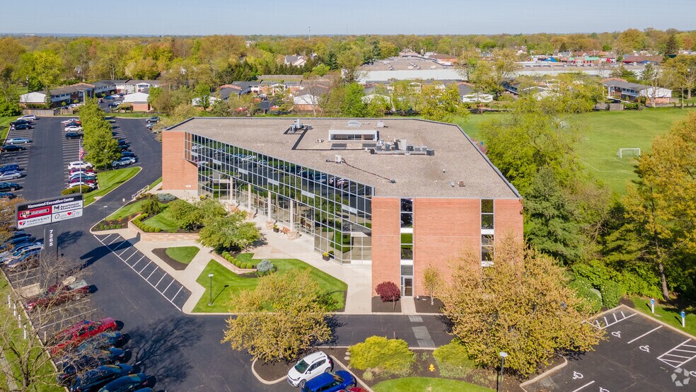More Photos Of 7265 Kenwood Rd, Cincinnati Office For Lease
