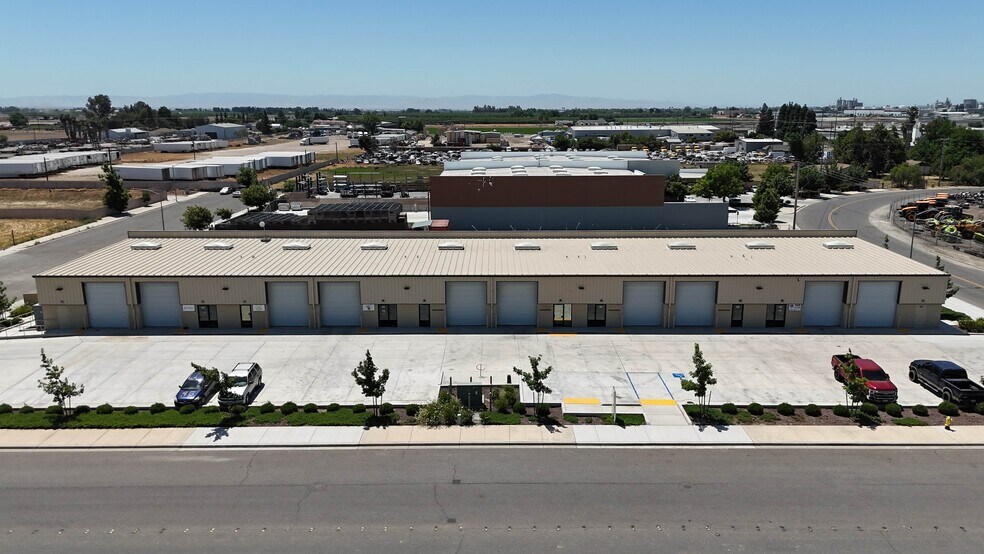 More Photos Of 1601-1621 Olympic Dr, Turlock Warehouse For Lease