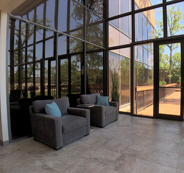 More Photos Of 1733 Briarcrest Dr, Bryan Office For Lease