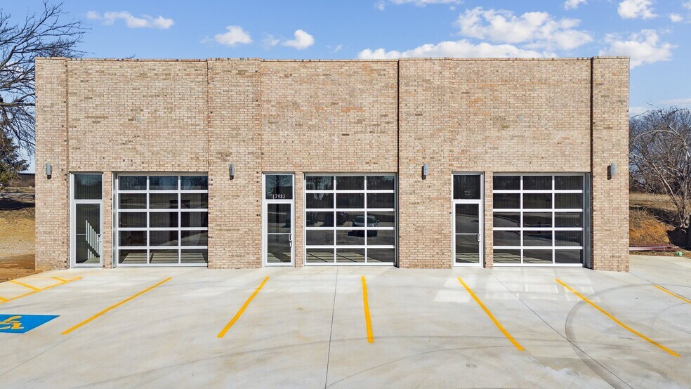 More Photos Of 17983 E 116th N St, Owasso Freestanding For Sale