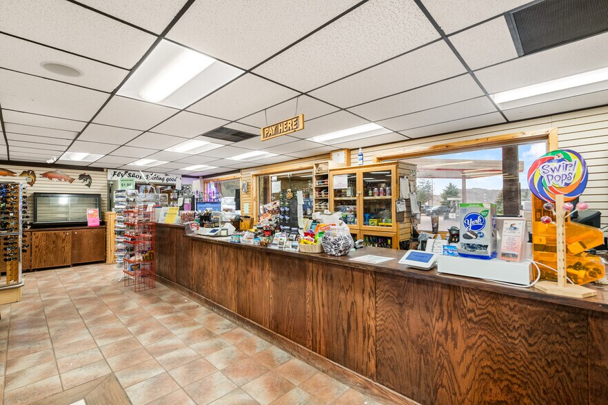More Photos Of 1050 South Blvd, Dutch John Hotel For Sale