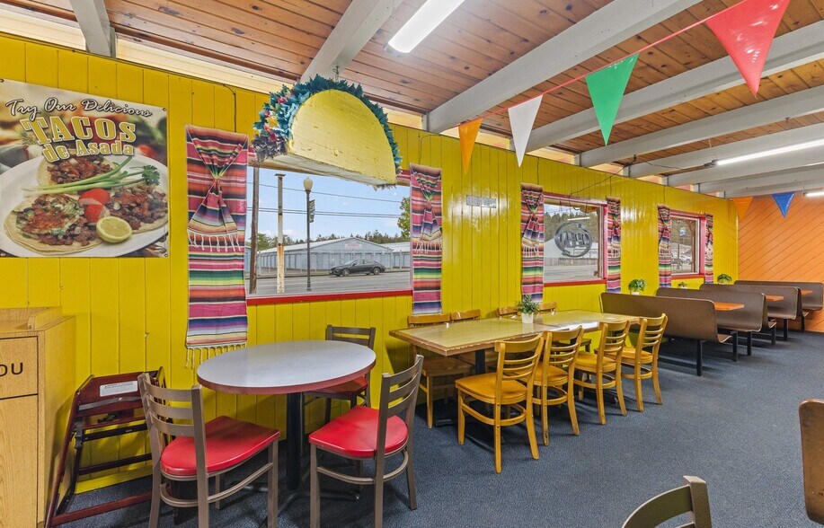 More Photos Of 1175 Newmark Ave, Coos Bay Restaurant For Sale
