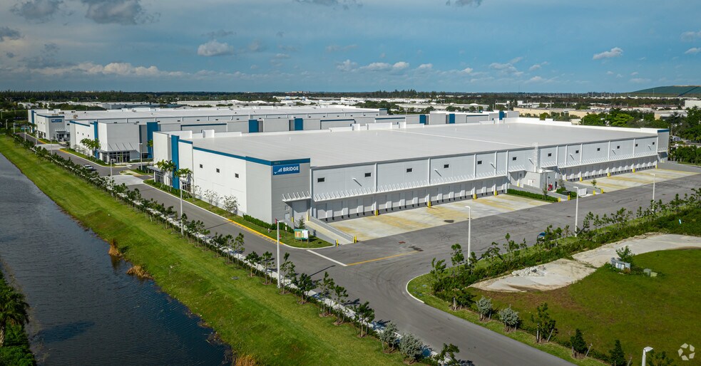 More Photos Of 1991 N Powerline Rd, Pompano Beach Warehouse For Lease