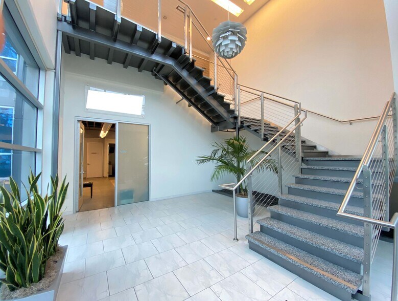 More Photos Of 861-881 Parkview Dr N, El Segundo Office For Sale