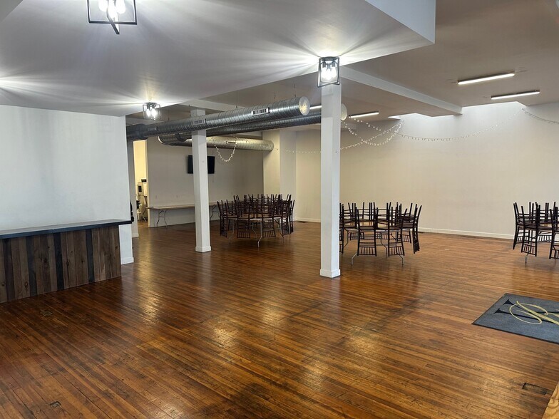 More Photos Of 451 3rd St, Niagara Falls Storefront Retail Office For Lease