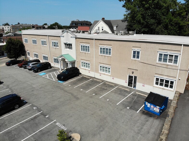More Photos Of 815 Greenwood Ave, Jenkintown Medical For Sale