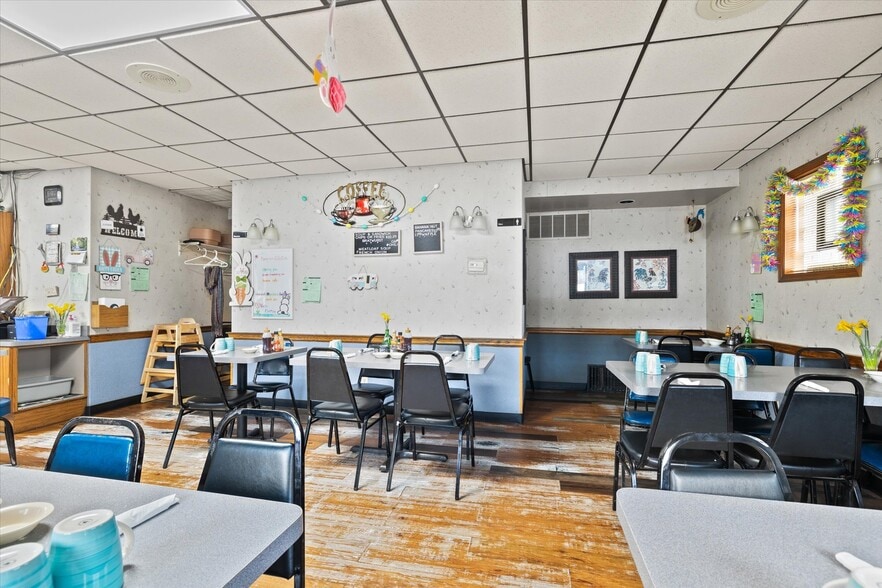 More Photos Of 6290 S Martin Rd, New Berlin Restaurant For Sale
